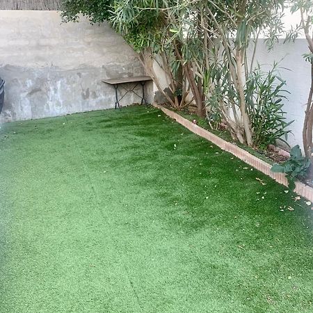 T2 Equipe Au Calme + Terrasse A 1 Km De La Mer Marseille Kültér fotó