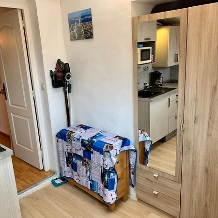 T2 Equipe Au Calme + Terrasse A 1 Km De La Mer Marseille Kültér fotó