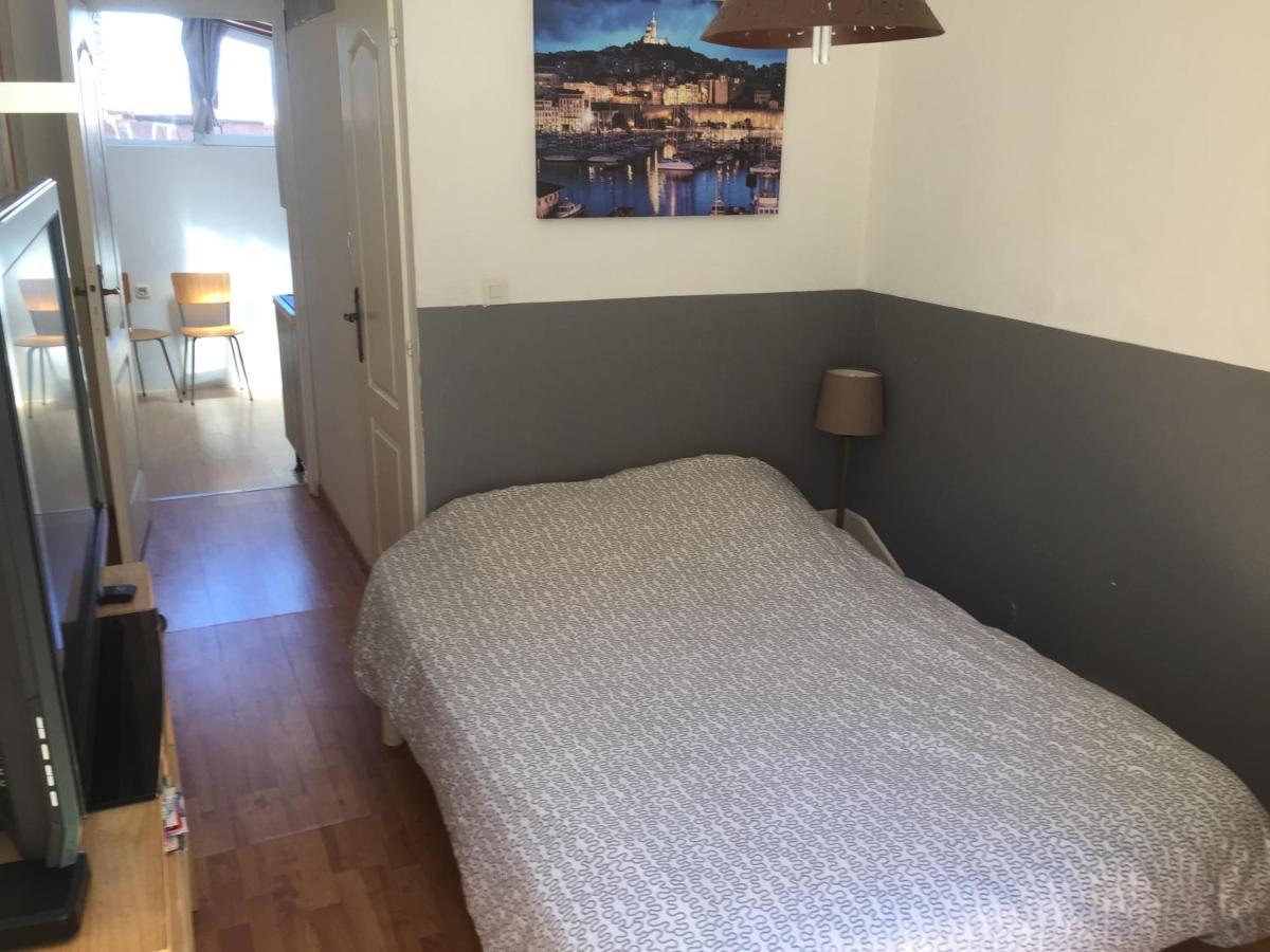 T2 Equipe Au Calme + Terrasse A 1 Km De La Mer Marseille Kültér fotó